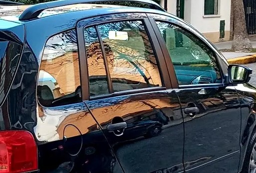 Sucesos increíbles en Funes: roban un auto y lo dejan abandonado a unas cuadras